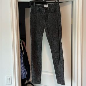 Frame Le Skinny De Jeanne | Grey Snakeskin Print | Size 27